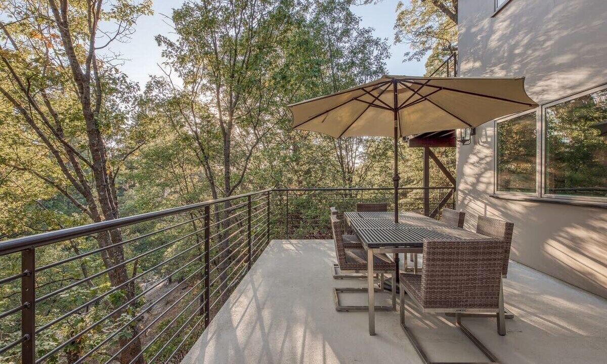 Photo of Outdoor in Lake Arrowhead