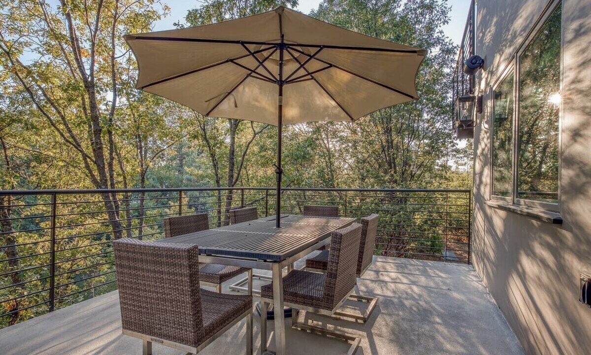 Photo of Outdoor in Lake Arrowhead