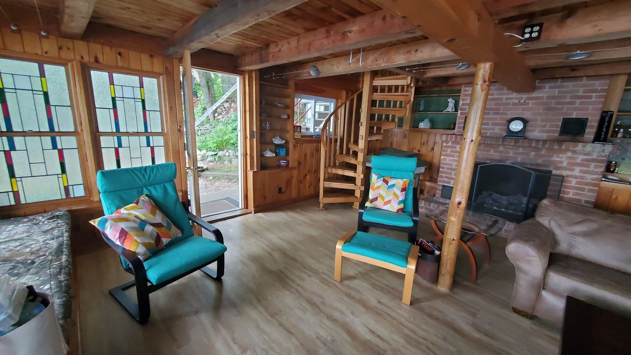 Photo of Livingroom in Acton