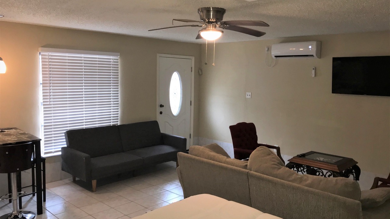 Photo of Livingroom in Northside