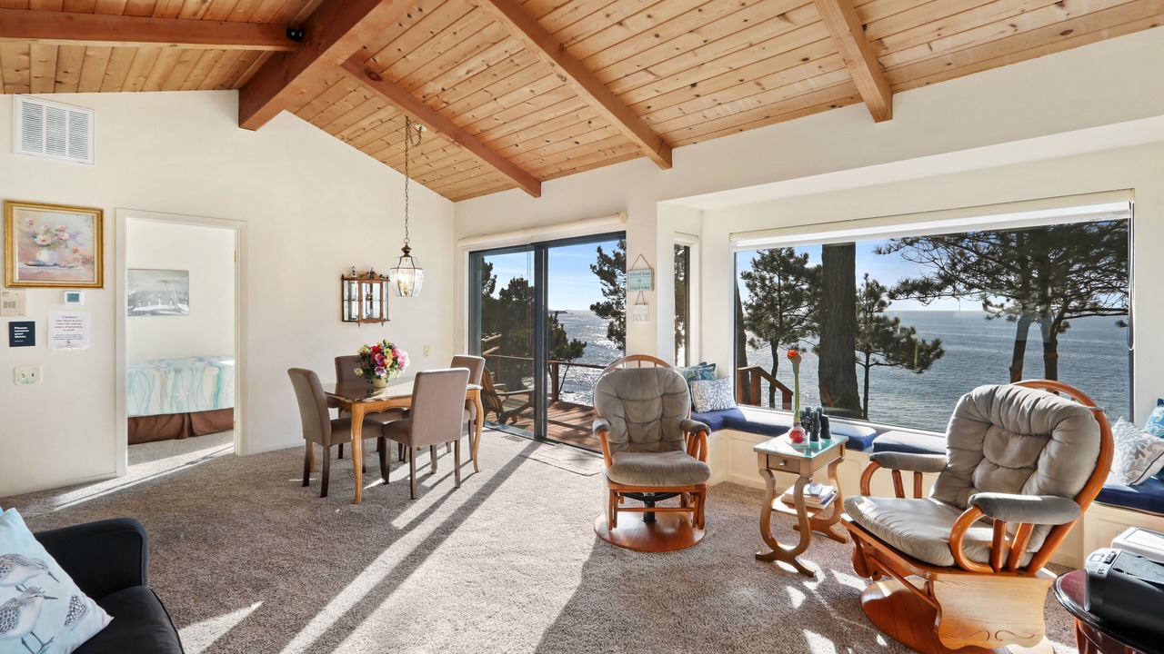 Photo of Livingroom in Anchor Bay
