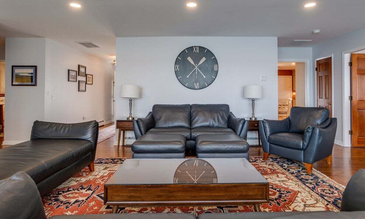 Photo of Livingroom in Town of Torrey