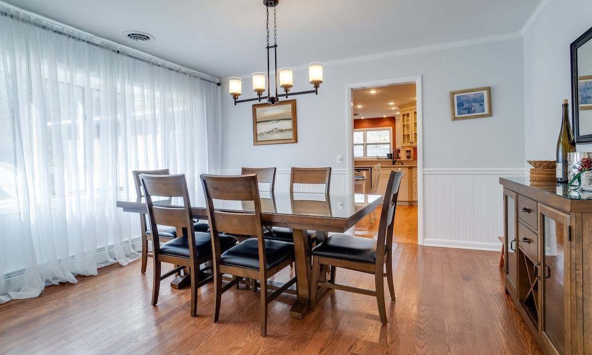 Photo of Livingroom in Town of Torrey