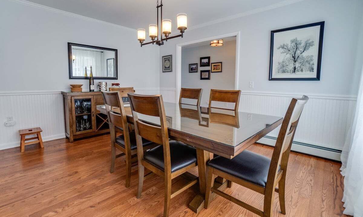 Photo of Livingroom in Town of Torrey