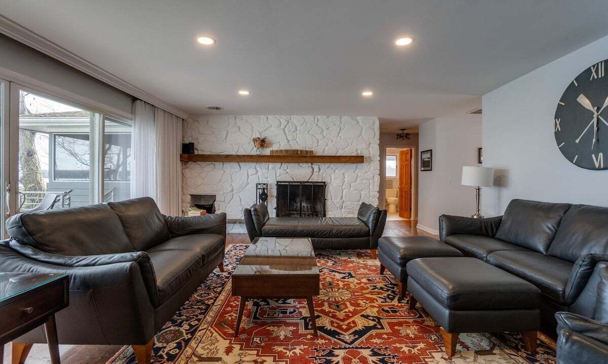Photo of Livingroom in Town of Torrey