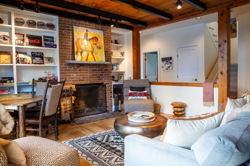 Photo of Livingroom in Warren