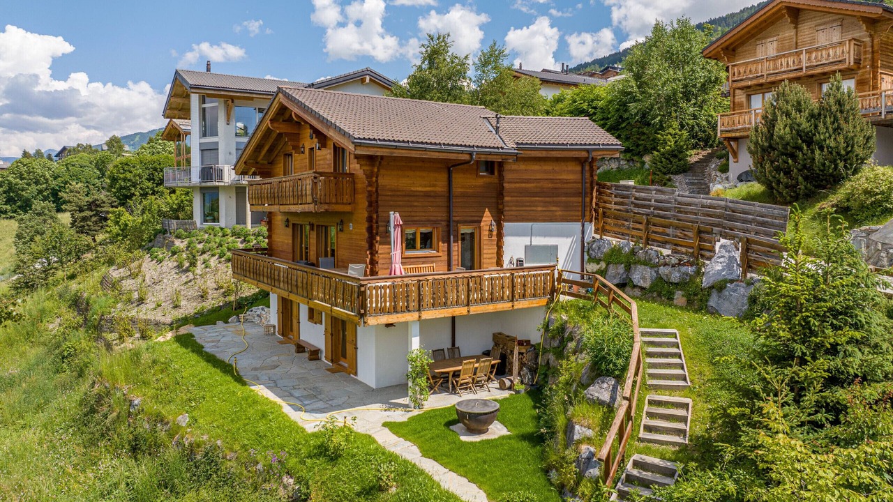 Photo of Outdoor in Saint-Pierre-de-Clages