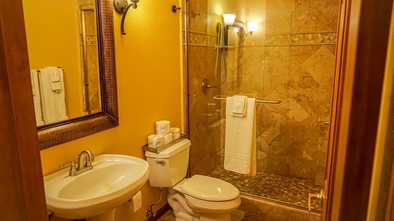 Photo of Bathroom in Pleasant Park Corridor