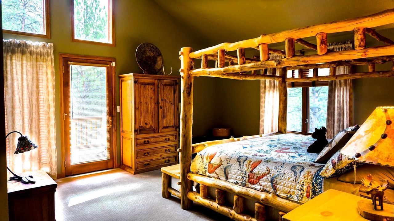 Photo of Bedroom in Pleasant Park Corridor