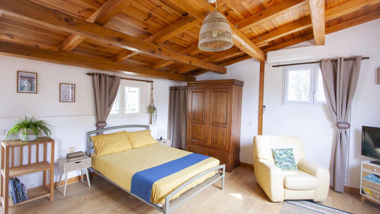 Photo of Bedroom in Pernes-les-Fontaines