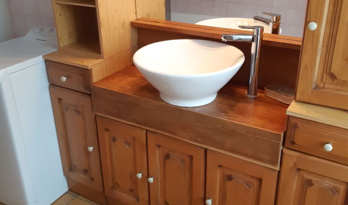 Photo of Bathroom in Escalles