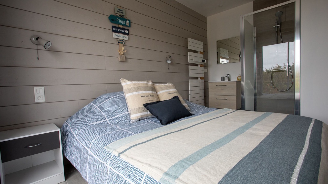 Photo of Bedroom in Les Moitiers-d'Allonne