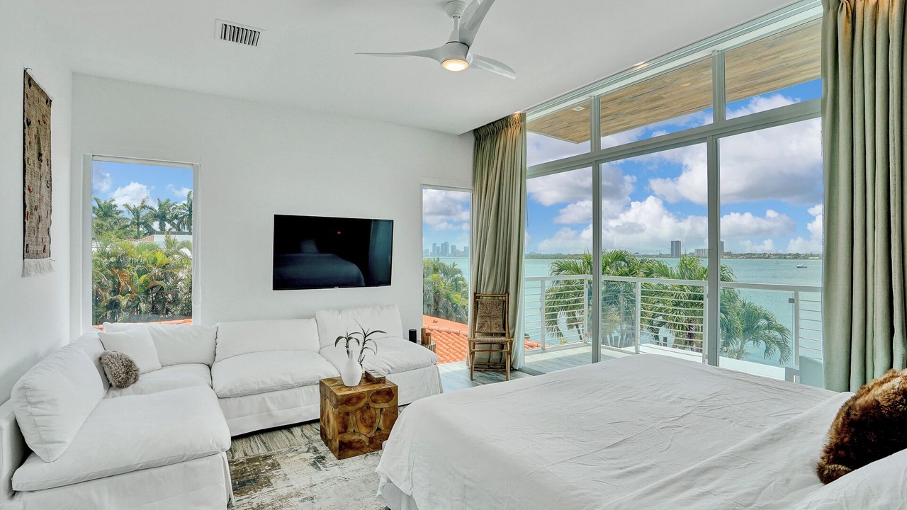 Photo of Bedroom in North Bay Village