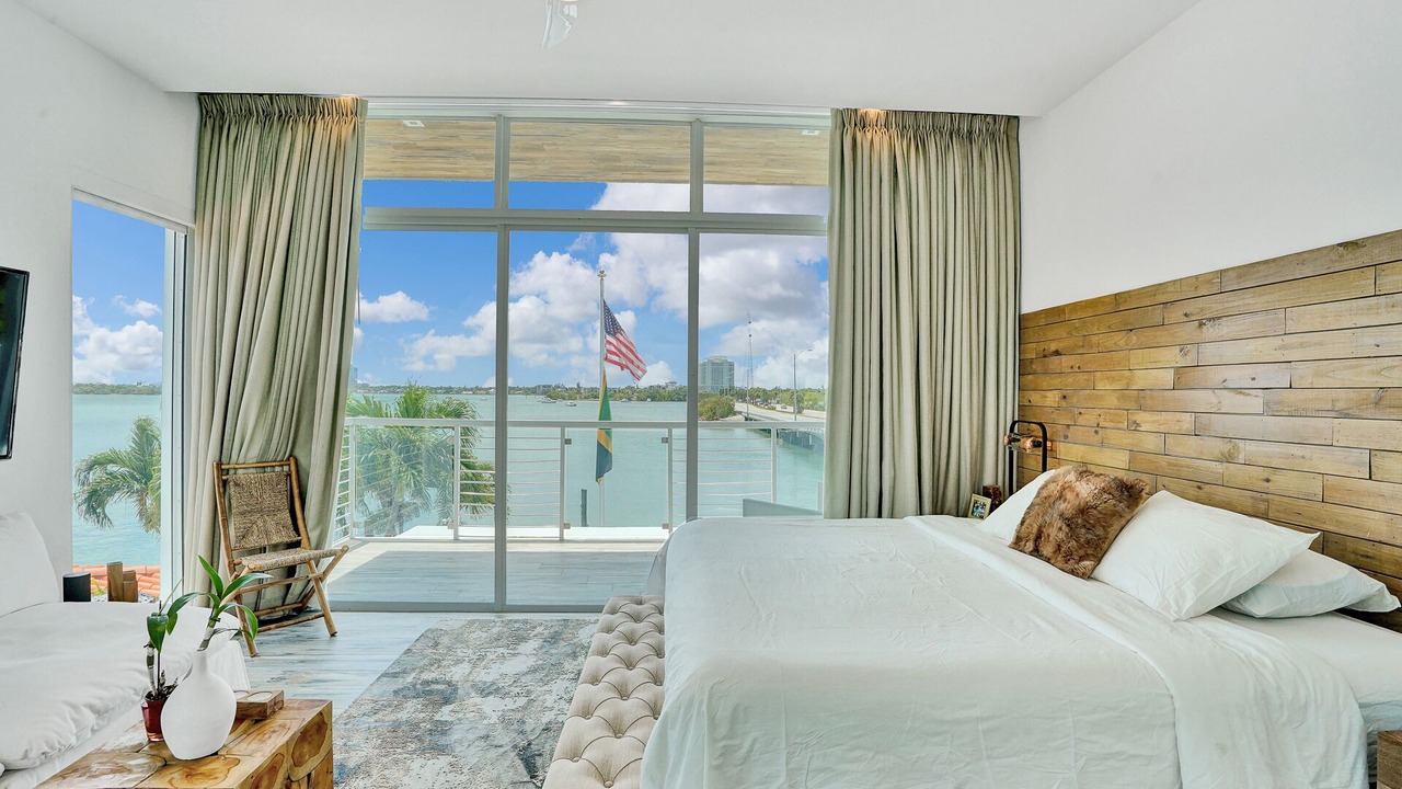 Photo of Bedroom in North Bay Village
