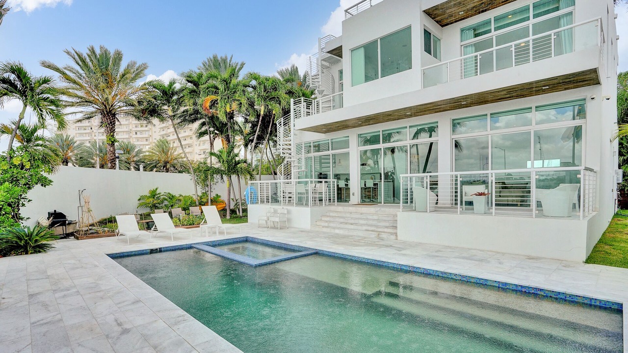 Photo of Outdoor in North Bay Village