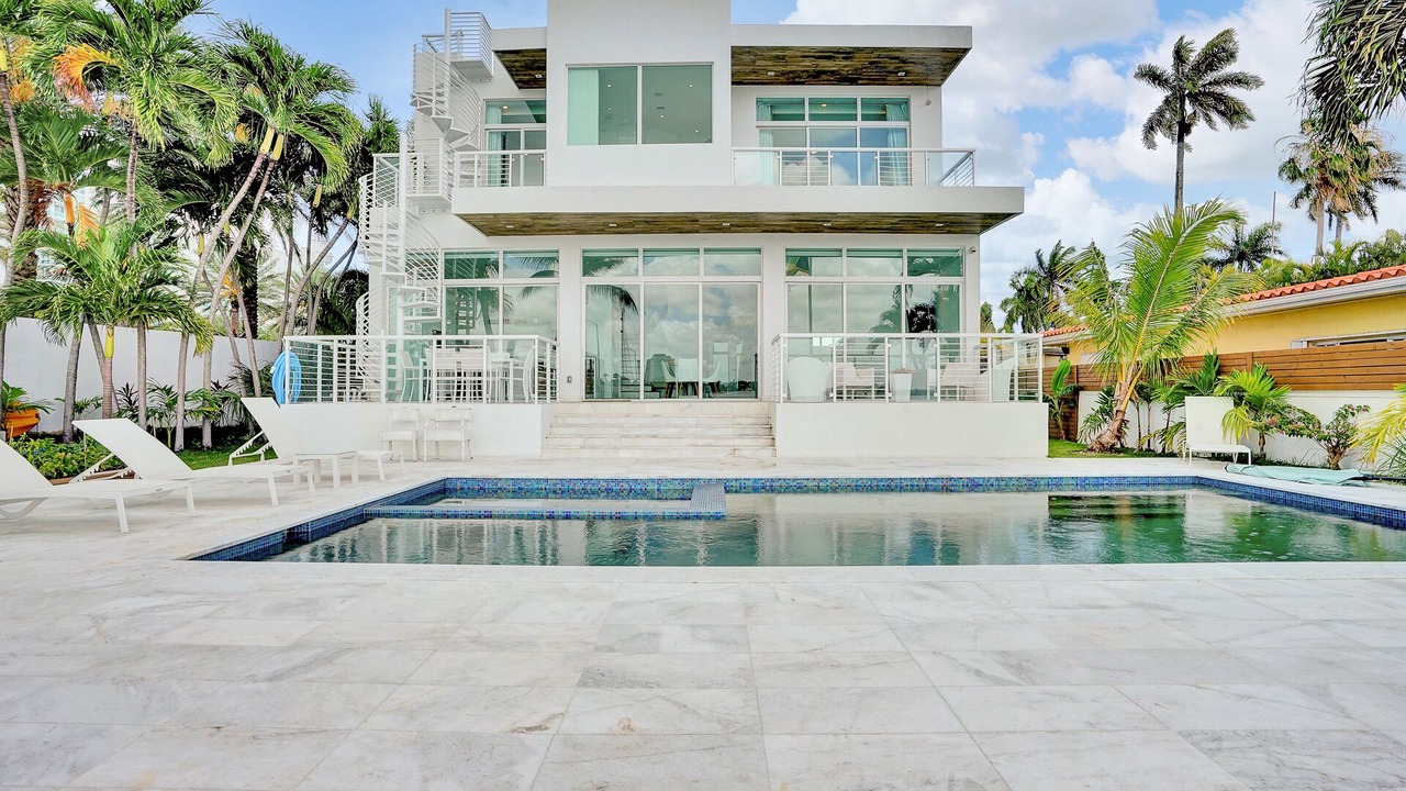 Photo of Outdoor in North Bay Village