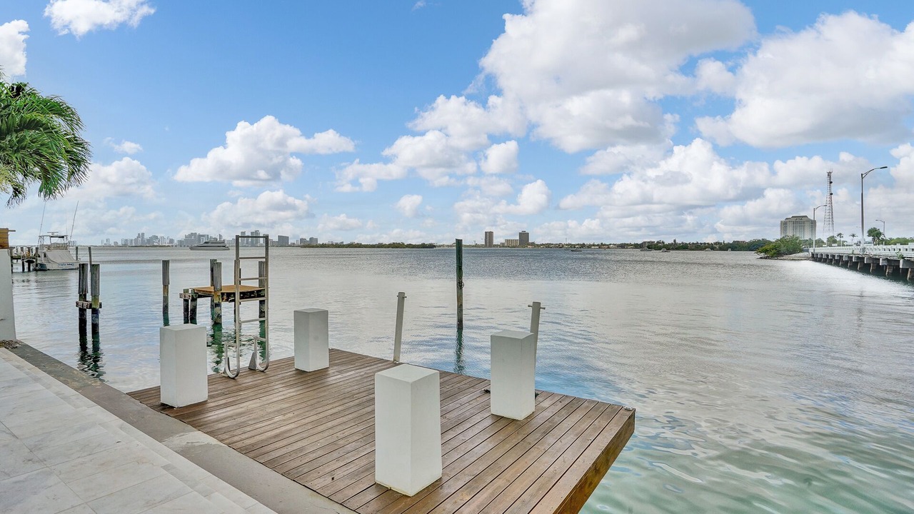 Photo of Outdoor in North Bay Village