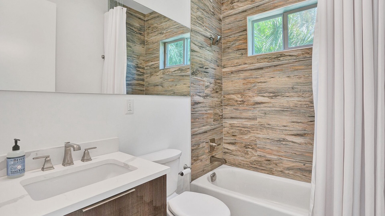 Photo of Bathroom in North Bay Village