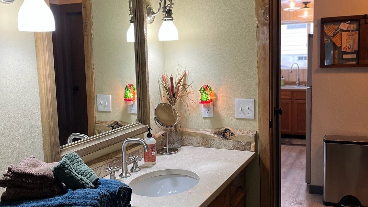 Photo of Bathroom in Roslyn Ridge