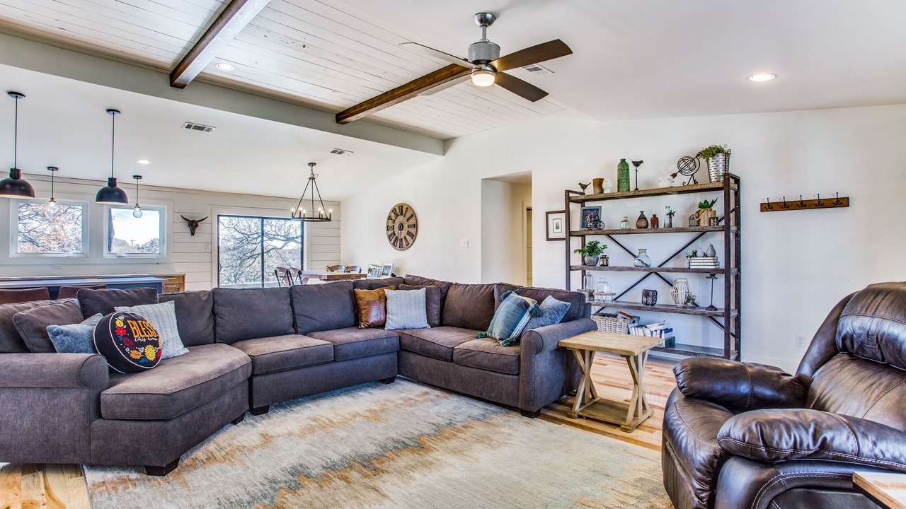 Photo of Livingroom in Hickory Creek