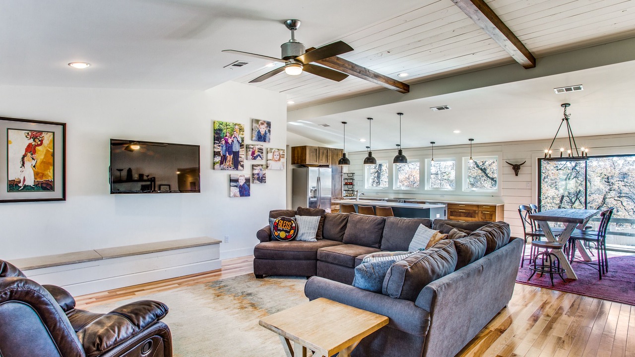 Photo of Livingroom in Hickory Creek