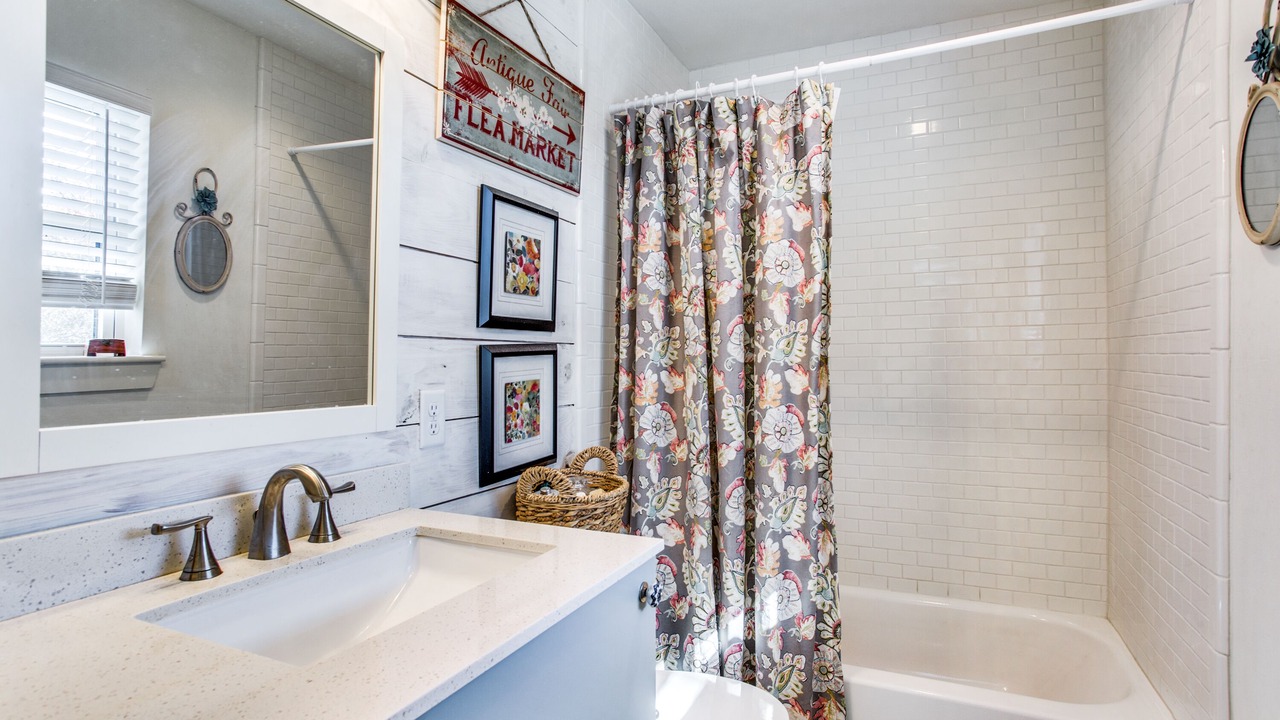 Photo of Bathroom in Hickory Creek