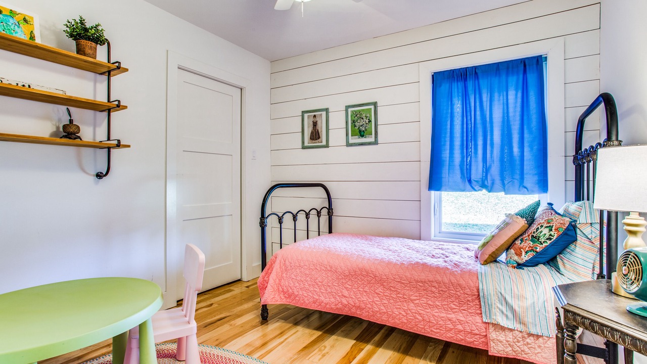 Photo of Bedroom in Hickory Creek