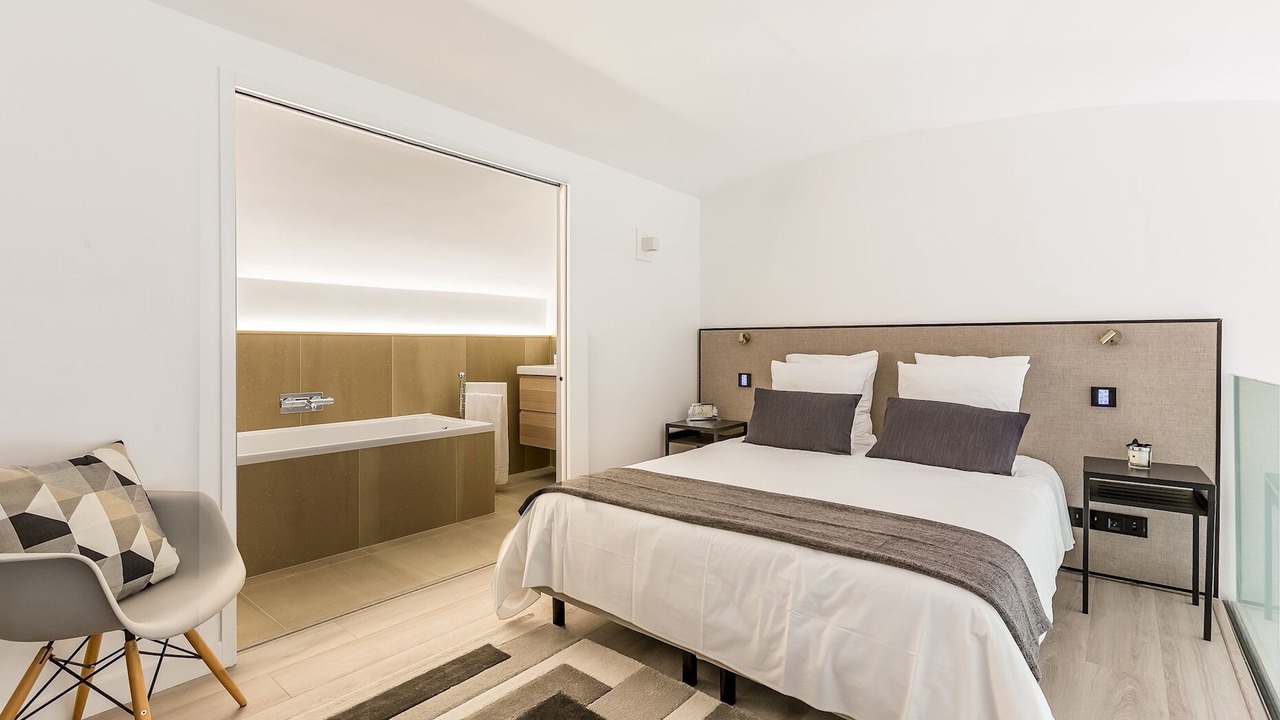 Photo of Bedroom in 15th Arrondissement