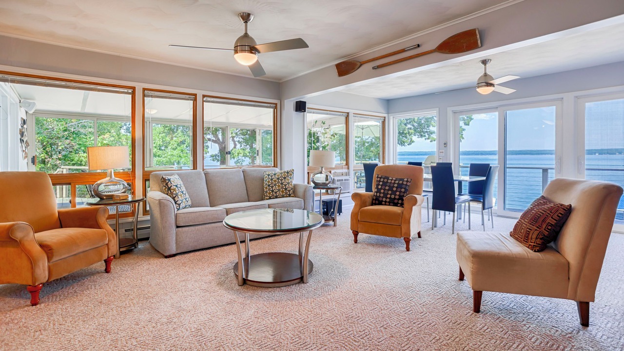 Photo of Livingroom in Town of Torrey