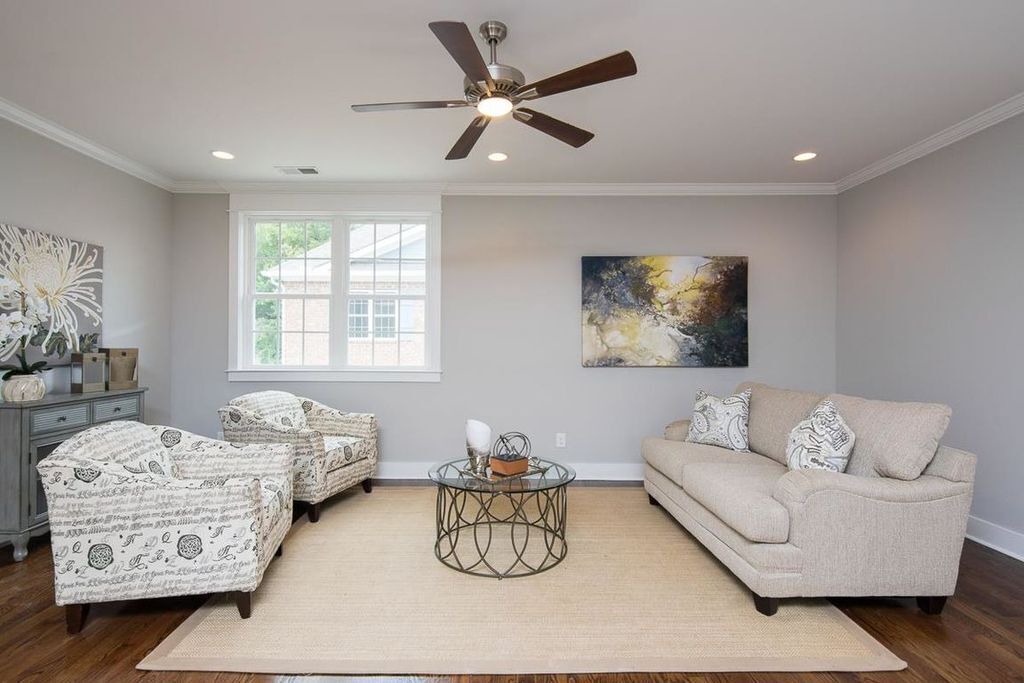 Photo of Livingroom in Green Hills