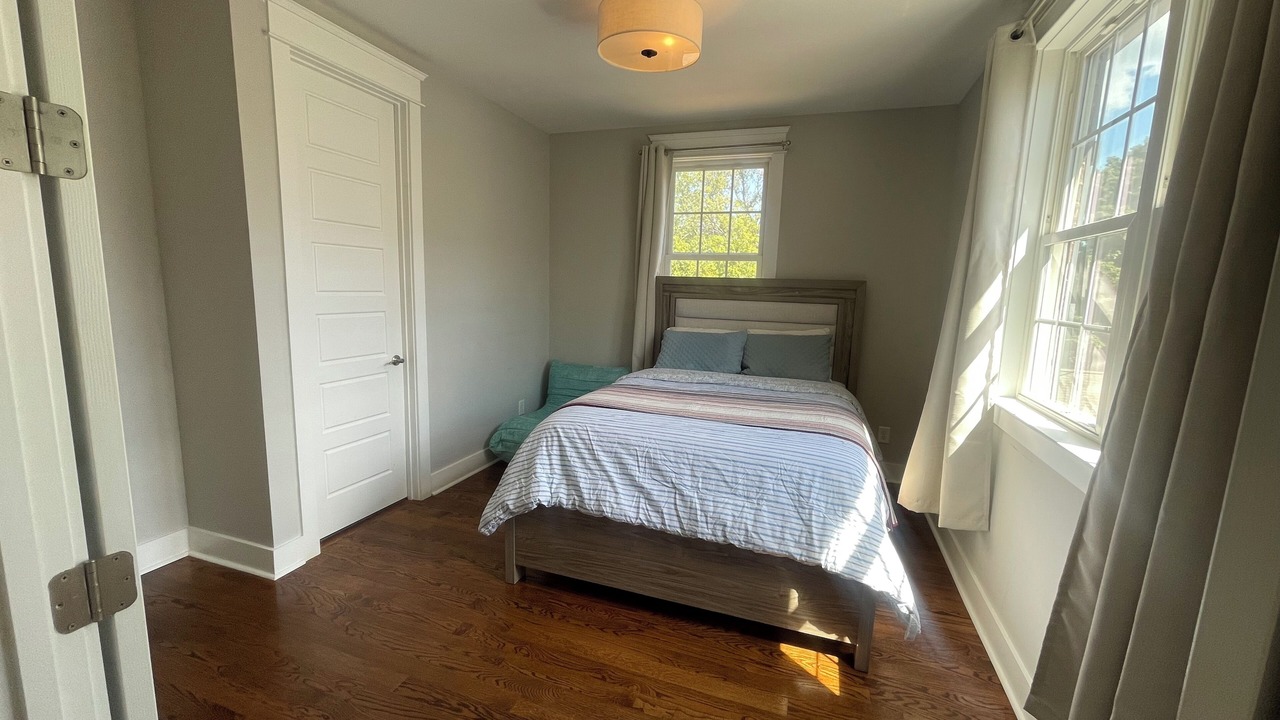 Photo of Bedroom in Green Hills