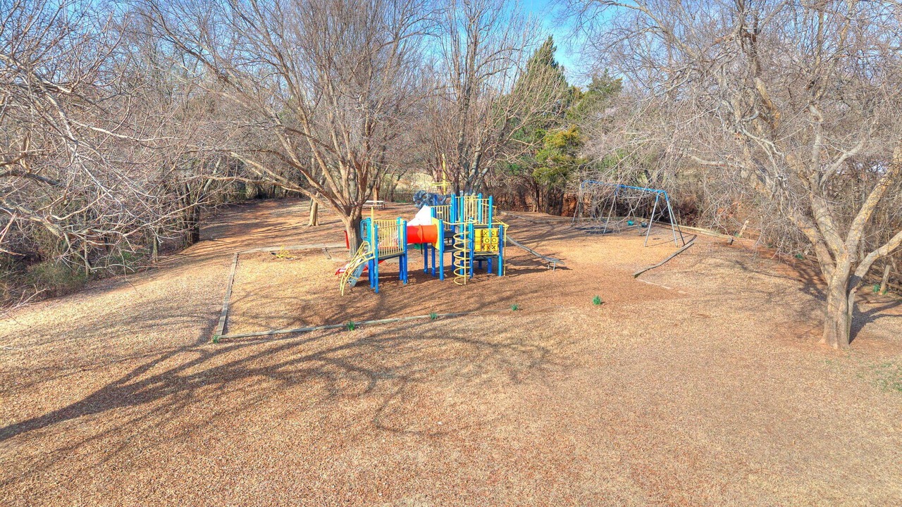 Photo of Others in Edmond