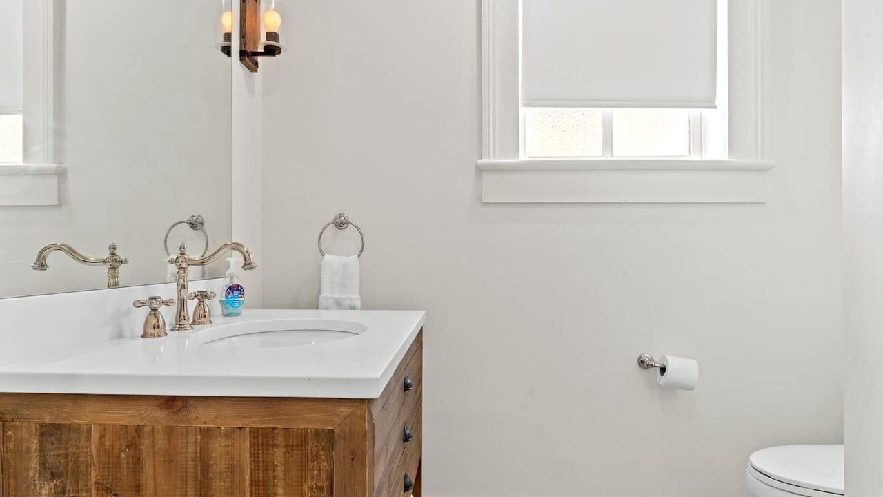 Photo of Bathroom in Uptown Historic District