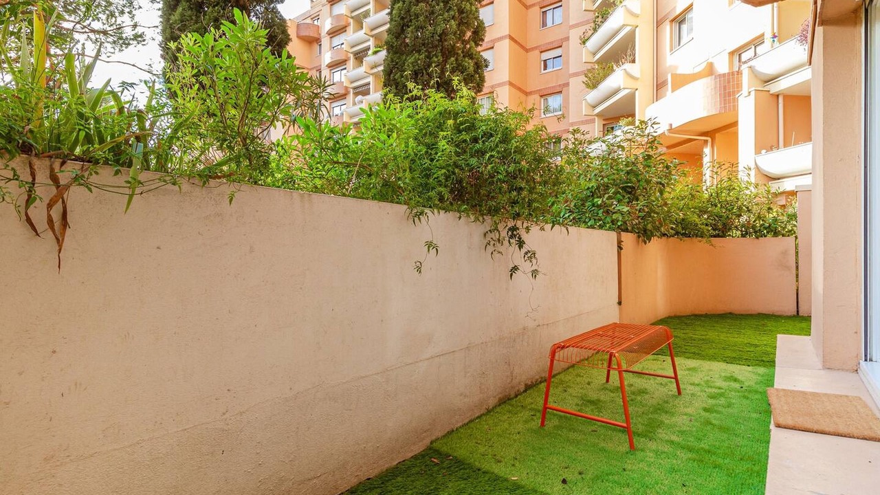 Photo of Patio Balcony in Minimes - Barriere de Paris