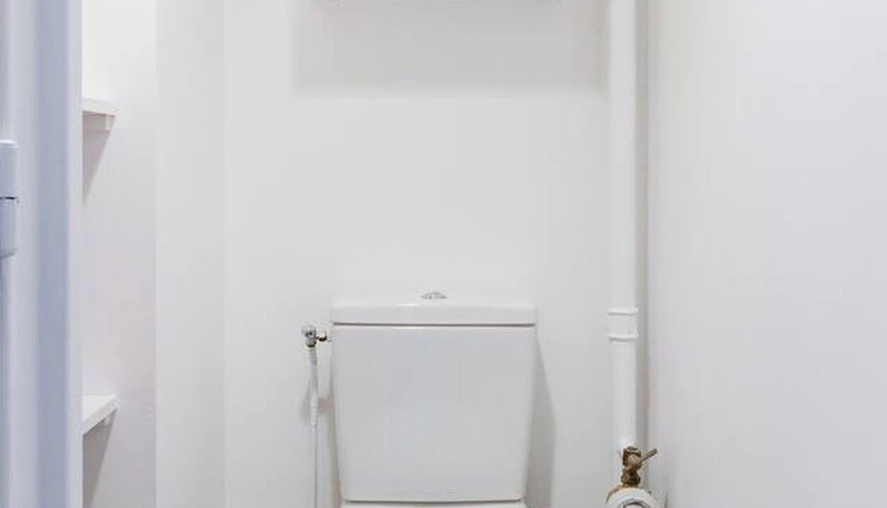 Photo of Bathroom in Minimes - Barriere de Paris
