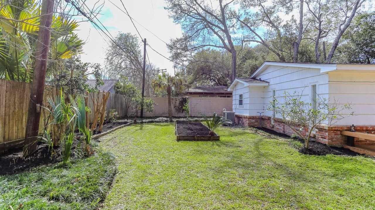 Photo of Outdoor in Braeburn
