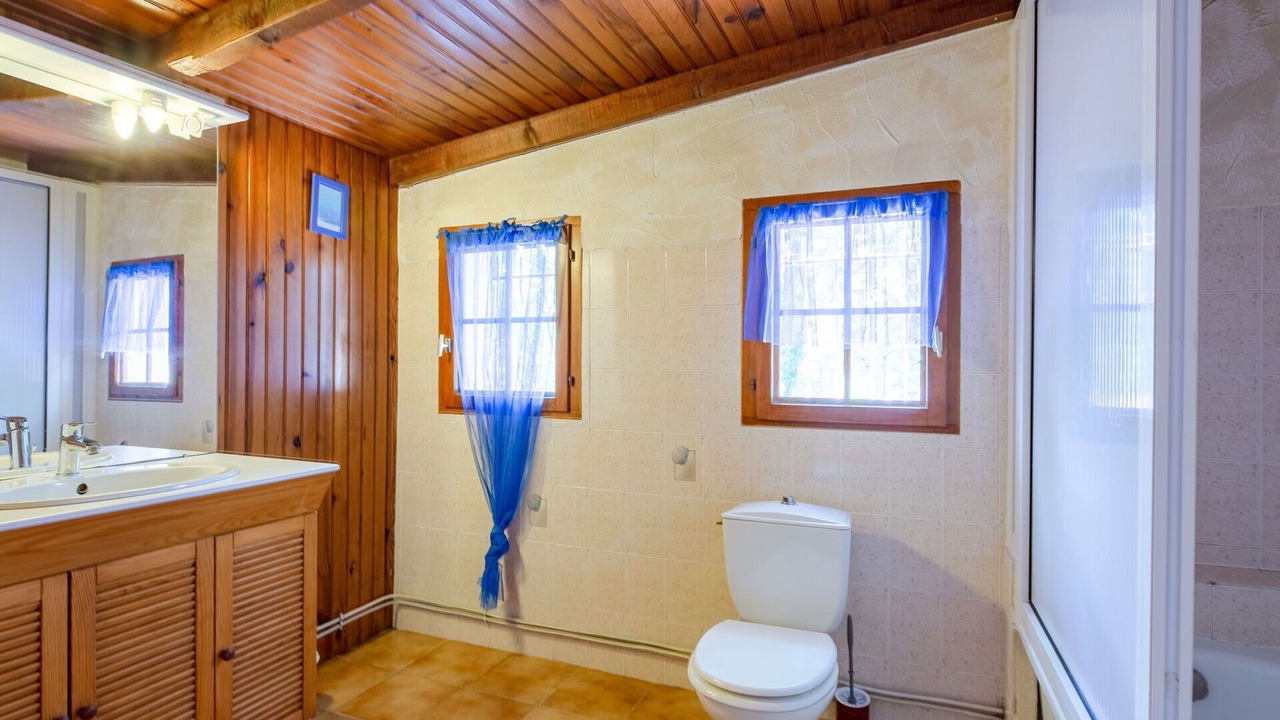 Photo of Bathroom in Regusse