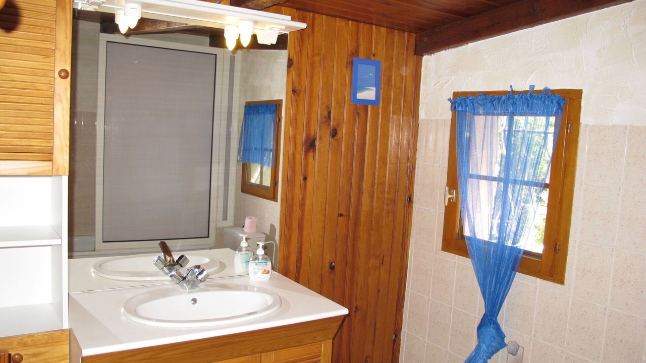 Photo of Bathroom in Regusse