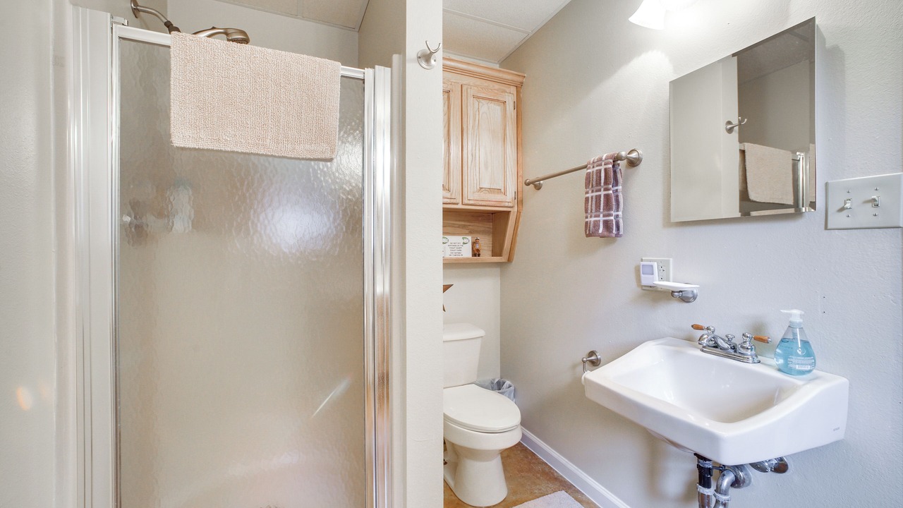Photo of Bathroom in Garfield