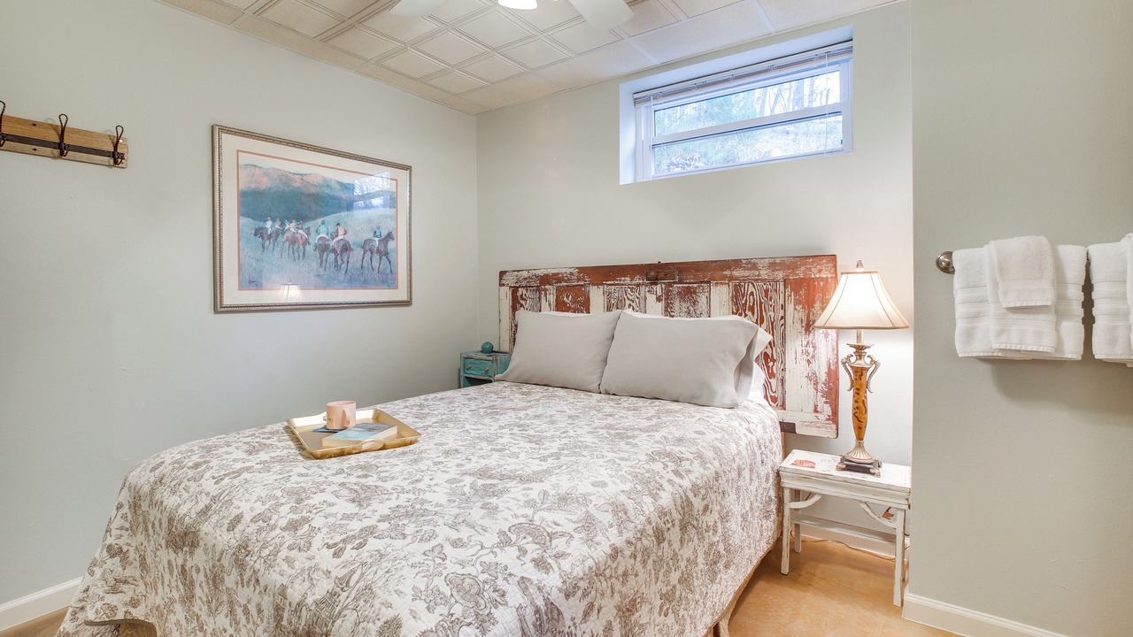 Photo of Bedroom in Garfield