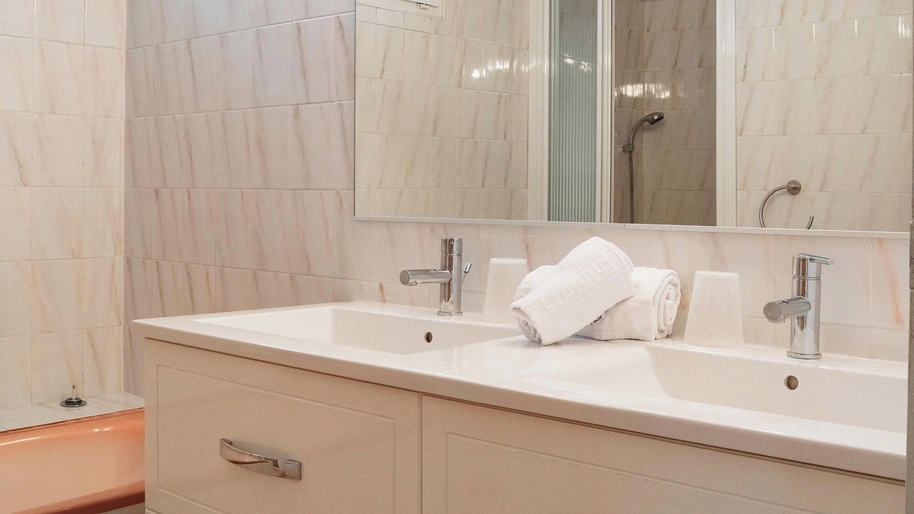 Photo of Bathroom in Azillanet