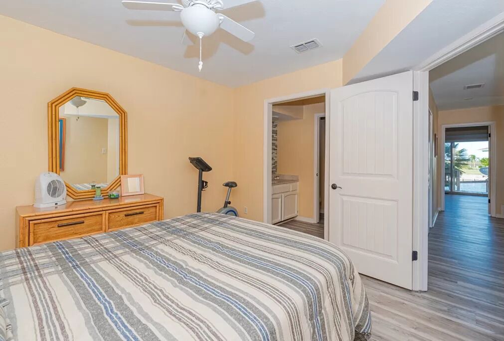 Photo of Bedroom in City-by-the Sea
