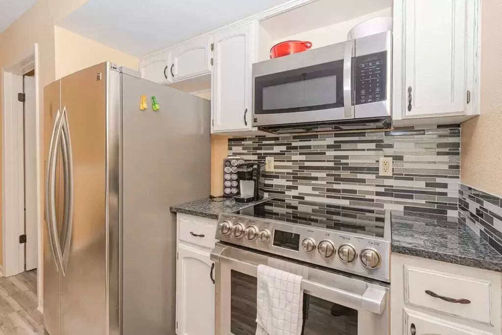 Photo of Kitchen in City-by-the Sea
