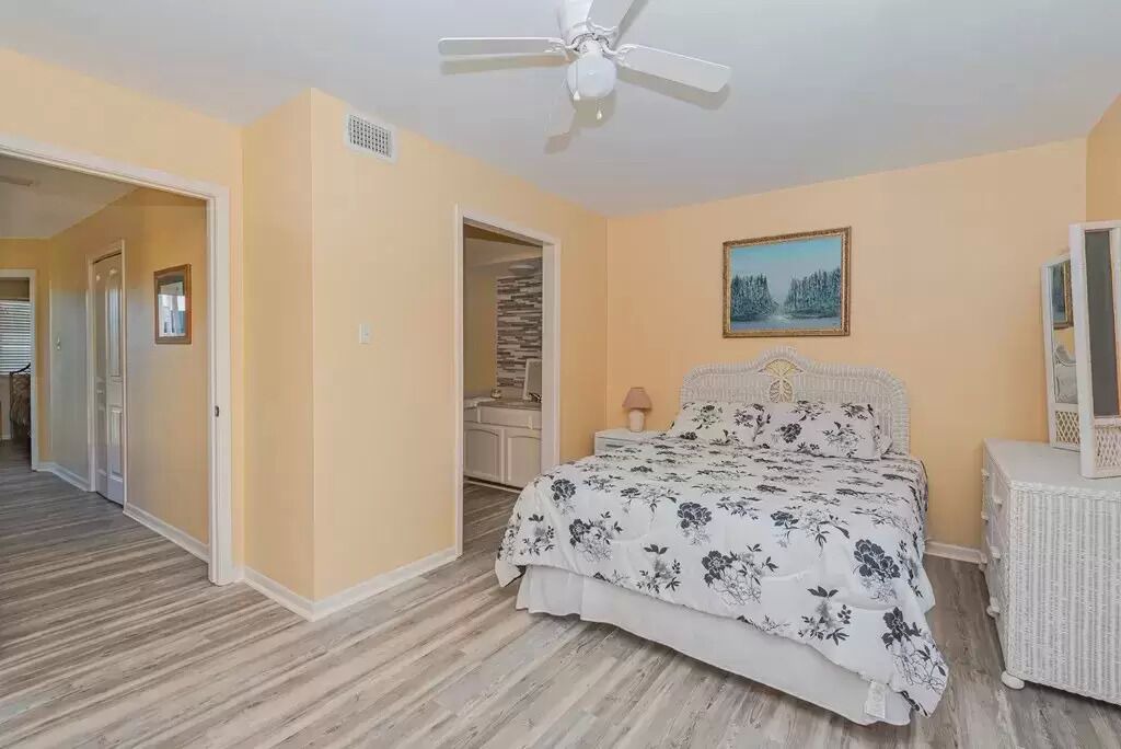 Photo of Bedroom in City-by-the Sea