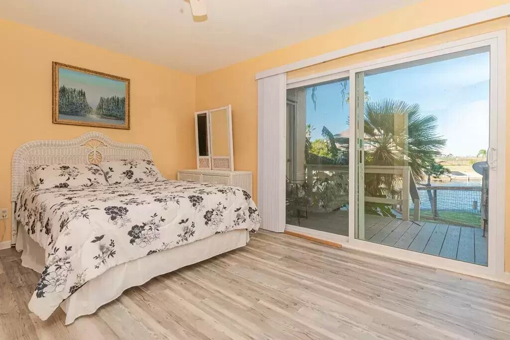 Photo of Bedroom in City-by-the Sea