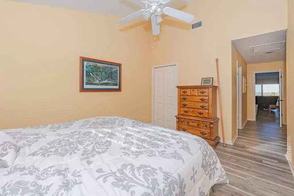 Photo of Bedroom in City-by-the Sea
