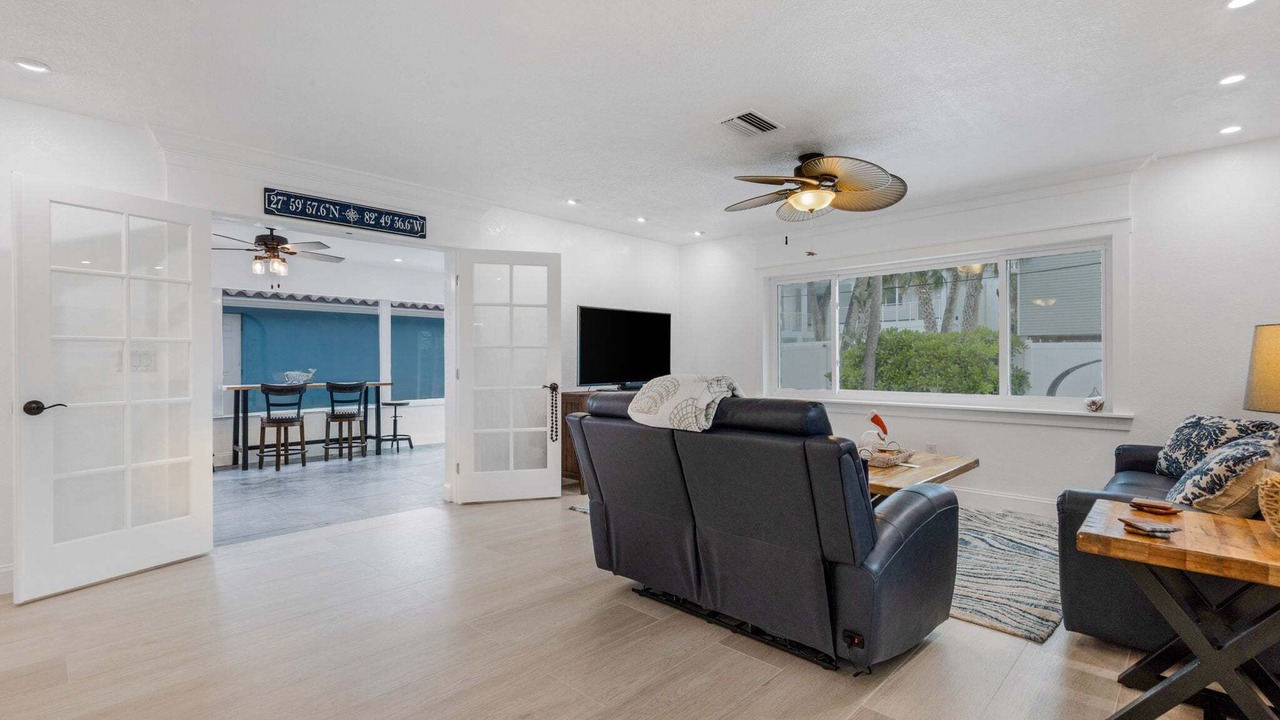 Photo of Livingroom in Bay Esplanade