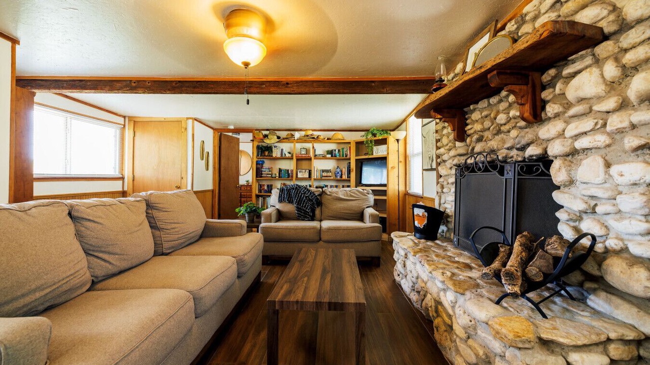 Photo of Livingroom in Uvalde