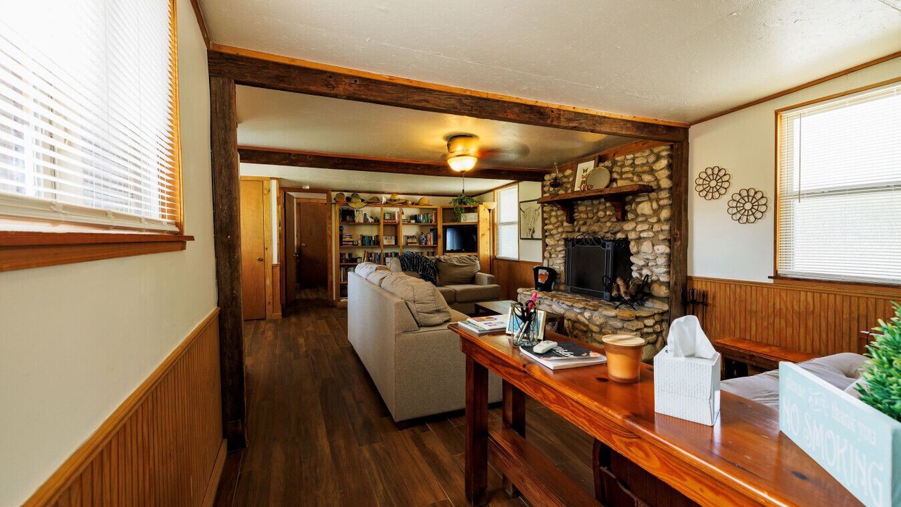 Photo of Livingroom in Uvalde