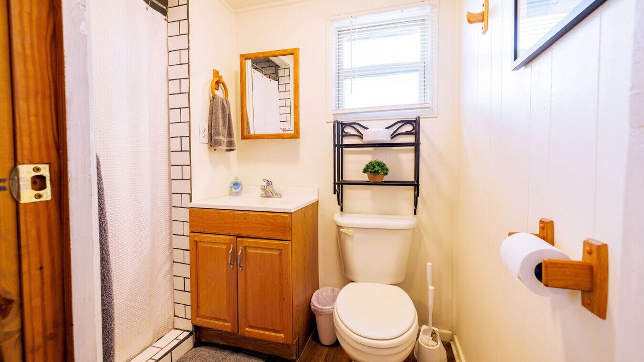 Photo of Bathroom in Uvalde